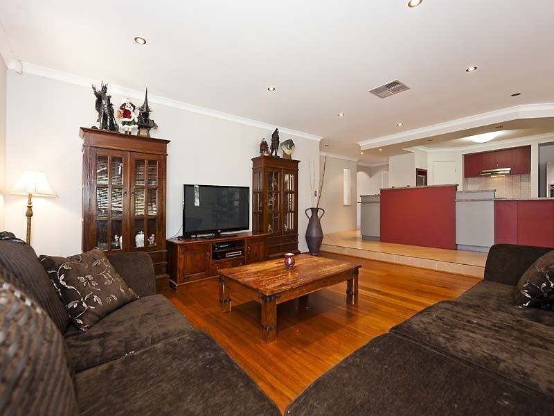 54 Buttercup Crescent, High Wycombe WA 6057