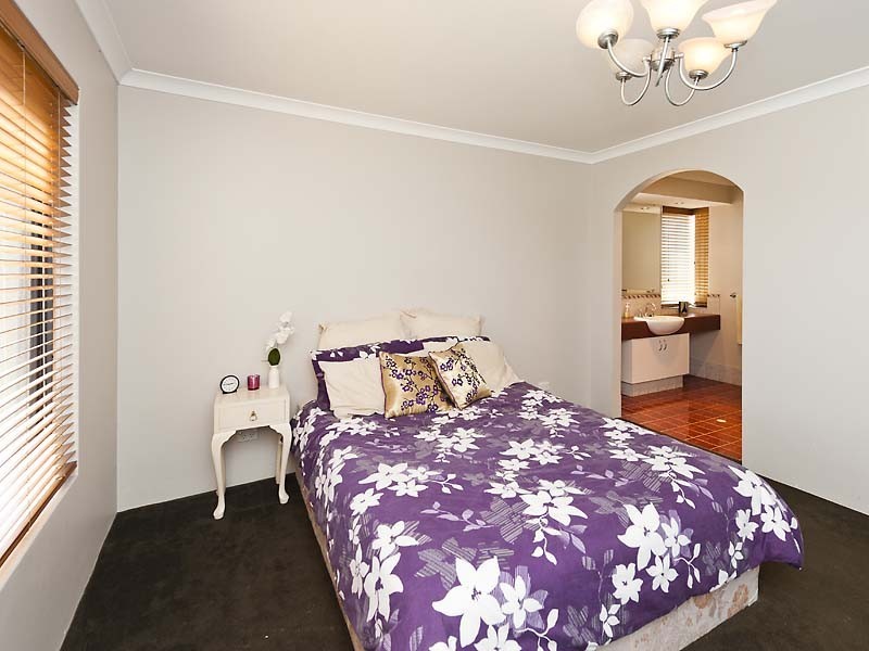 54 Buttercup Crescent, High Wycombe WA 6057