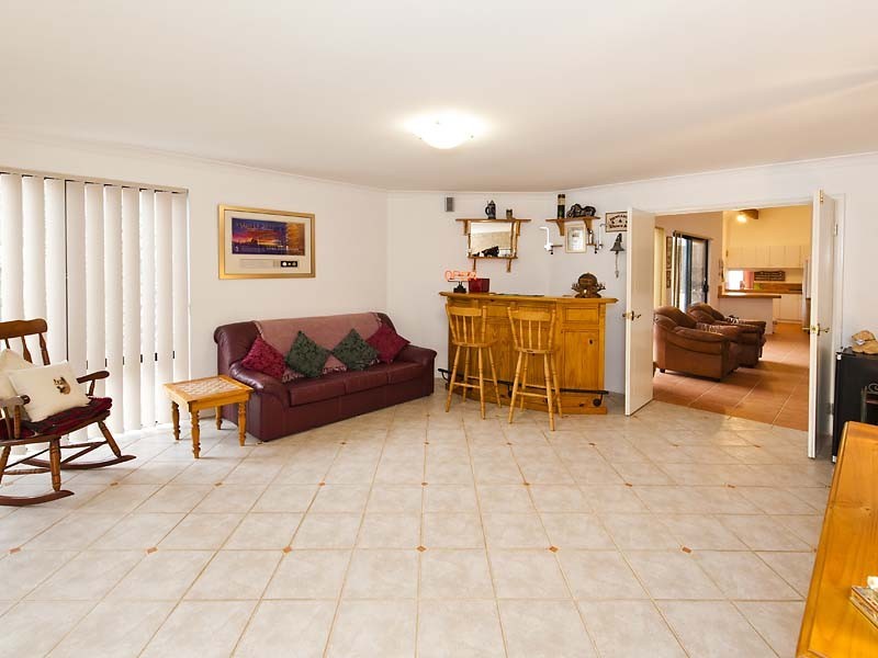 15 Villefort Avenue, Ellenbrook WA 6069