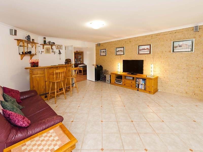 15 Villefort Avenue, Ellenbrook WA 6069