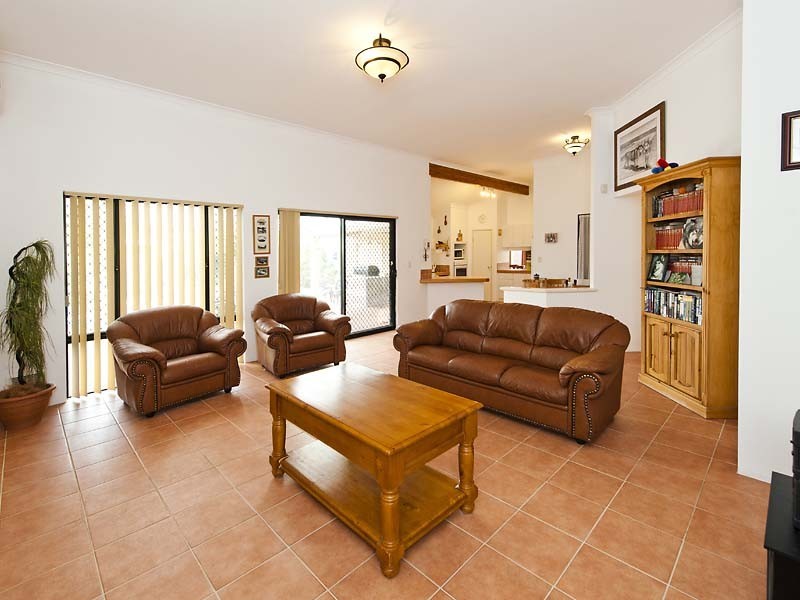 15 Villefort Avenue, Ellenbrook WA 6069