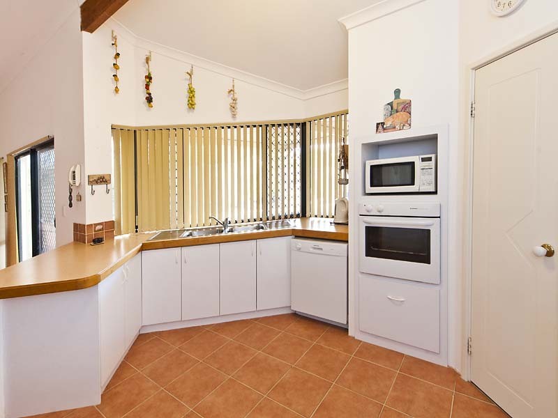 15 Villefort Avenue, Ellenbrook WA 6069