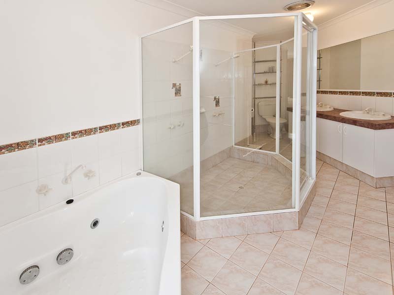 15 Villefort Avenue, Ellenbrook WA 6069
