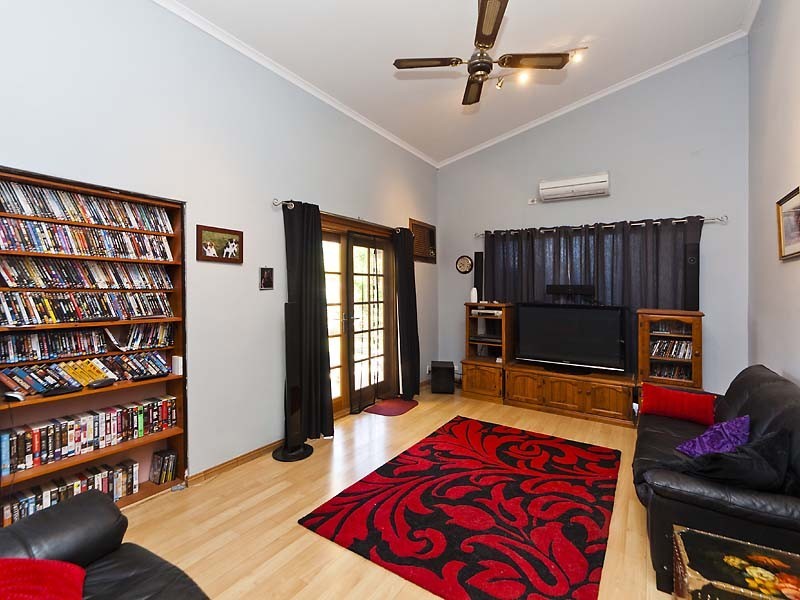 66 Blanchard Road, Swan View WA 6056