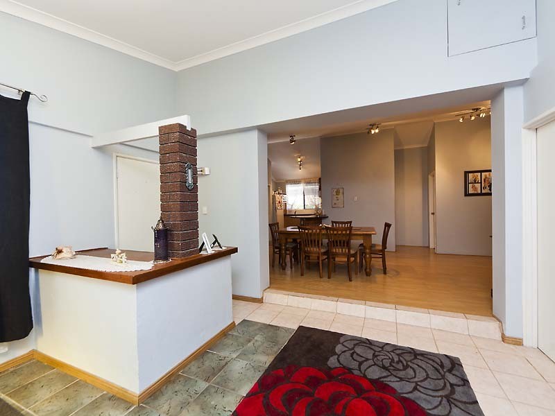 66 Blanchard Road, Swan View WA 6056