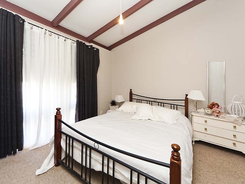 66 Blanchard Road, Swan View WA 6056