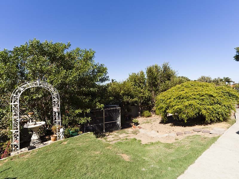 66 Blanchard Road, Swan View WA 6056
