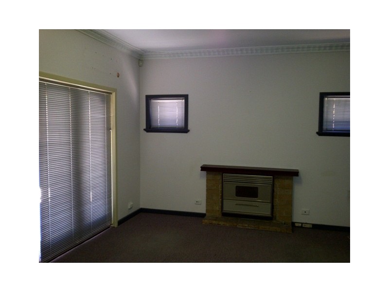 15 The Crescent, Midland WA 6056