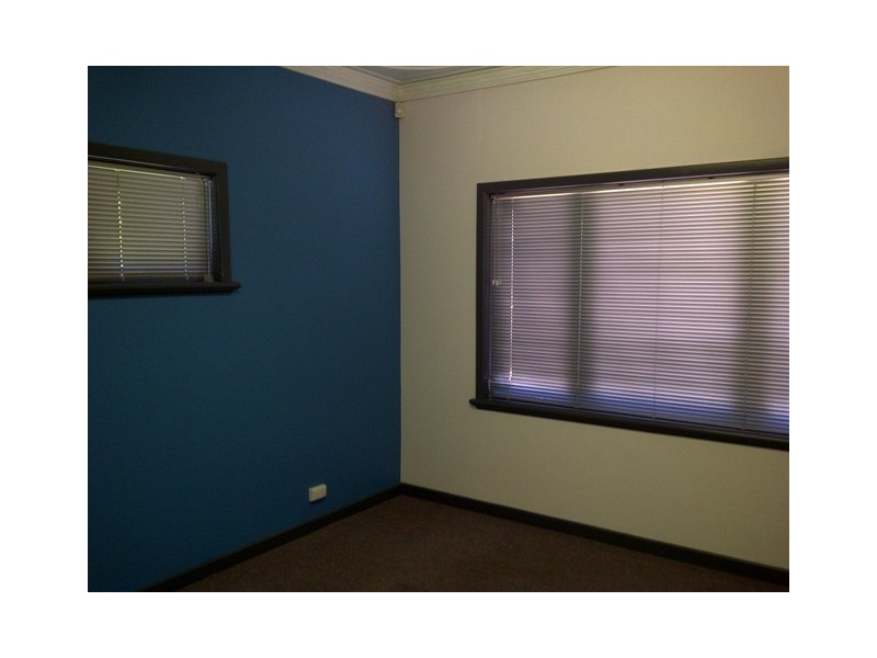 15 The Crescent, Midland WA 6056