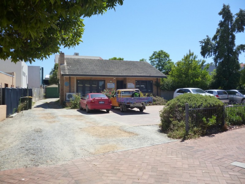 15 The Crescent, Midland WA 6056