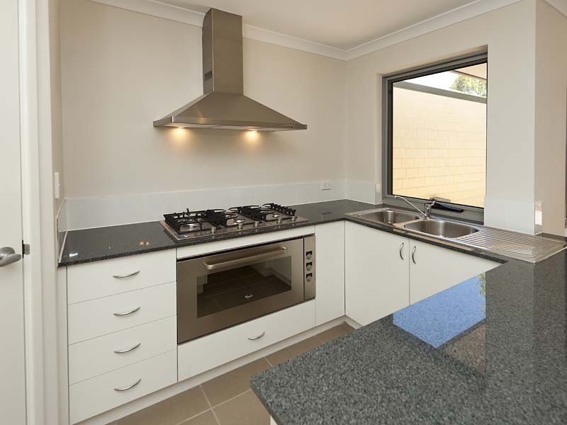 Unit 3/4 George St, Midland WA 6056
