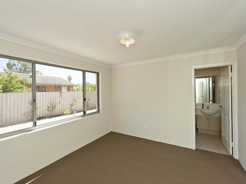 Unit 3/4 George St, Midland WA 6056