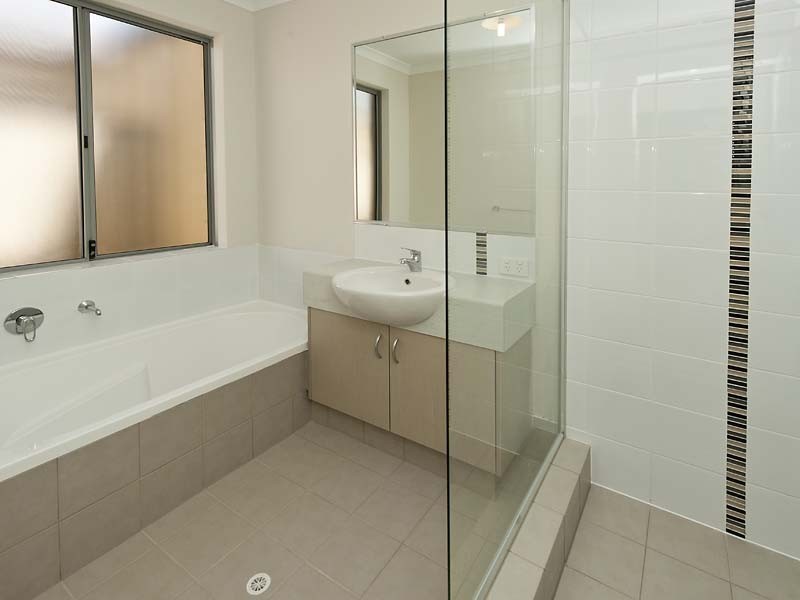 Unit 3/4 George St, Midland WA 6056