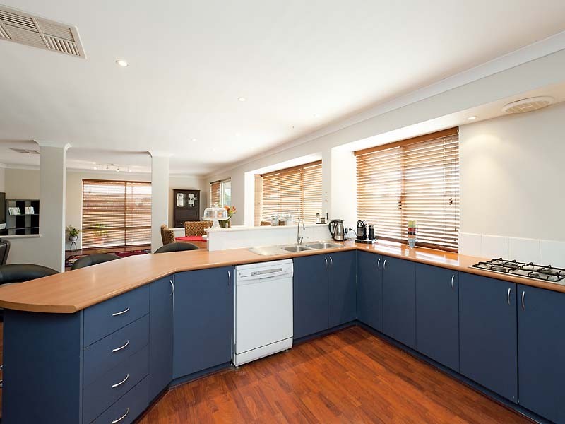 10 Betula Court, Helena Valley WA 6056