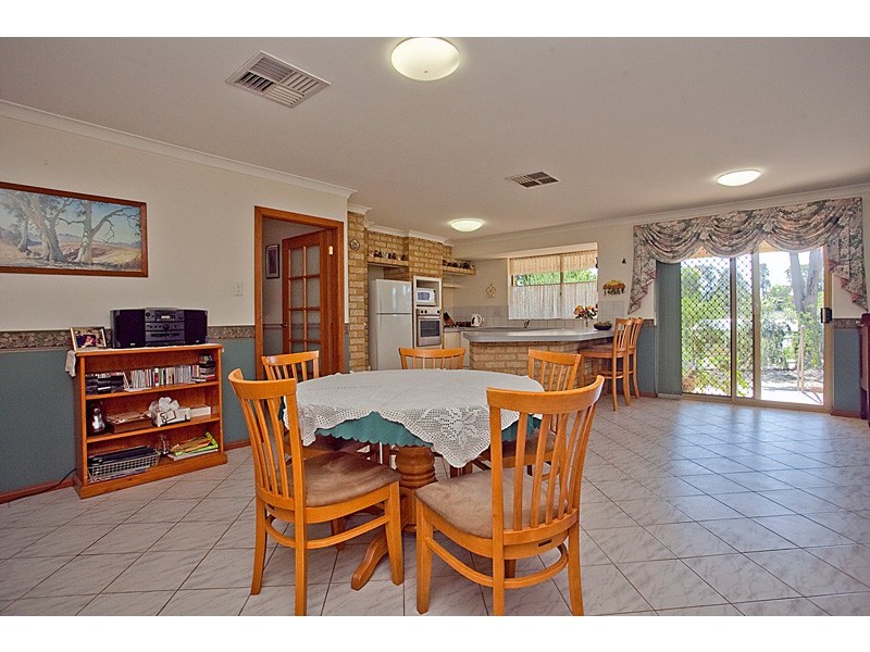 33 Cockatoo Drive, Mundaring WA 6073