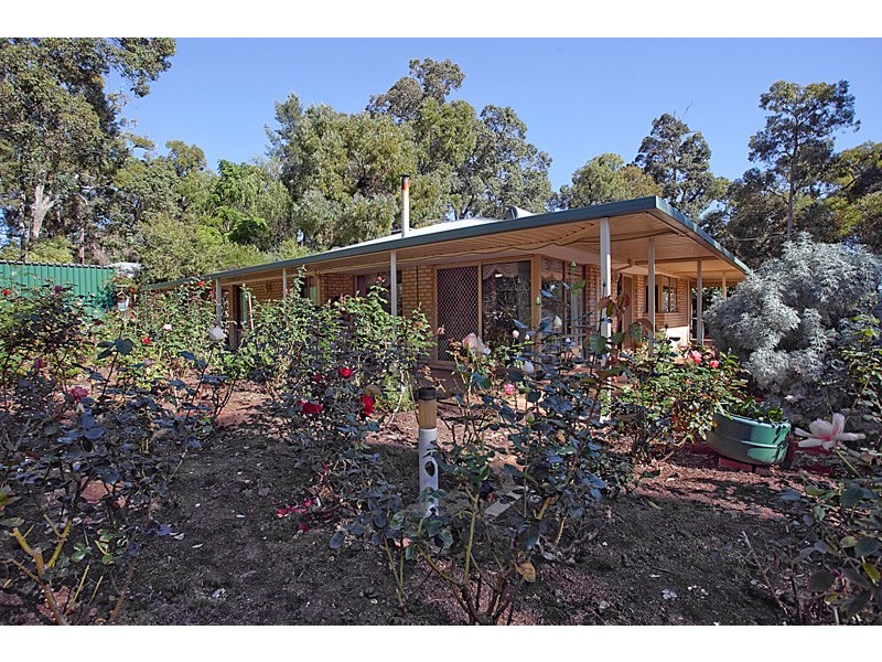33 Cockatoo Drive, Mundaring WA 6073