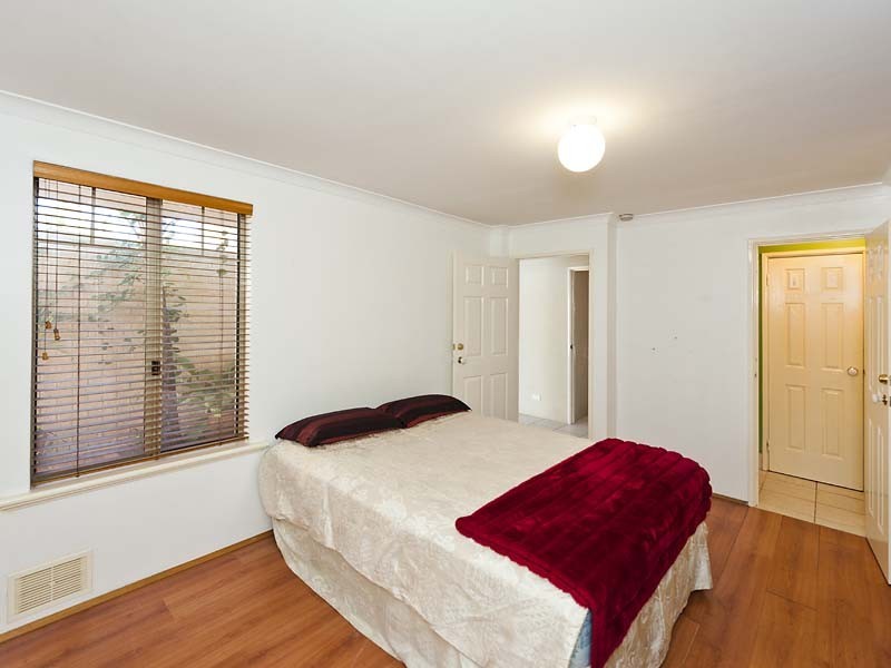 2/13 Hillside Cres, Maylands WA 6051