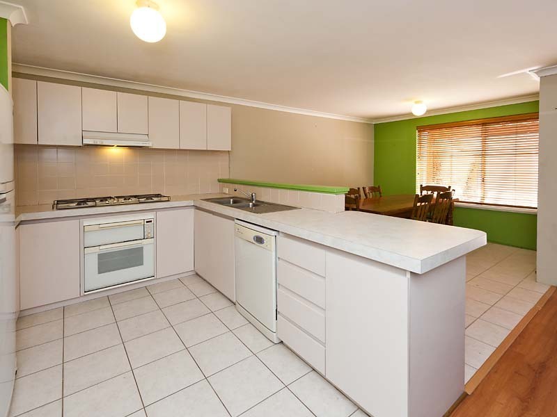 2/13 Hillside Cres, Maylands WA 6051