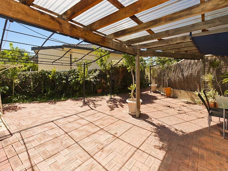 2/13 Hillside Cres, Maylands WA 6051