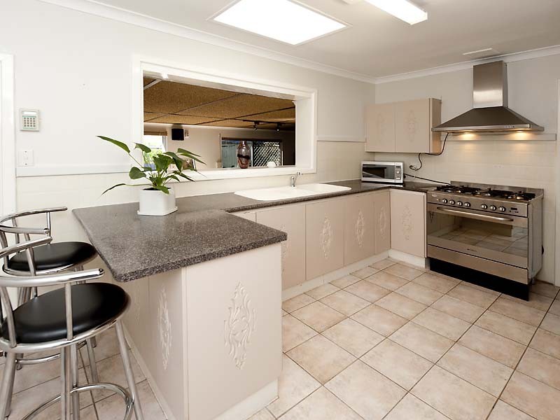 35 Caladenia Way, Koongamia WA 6056