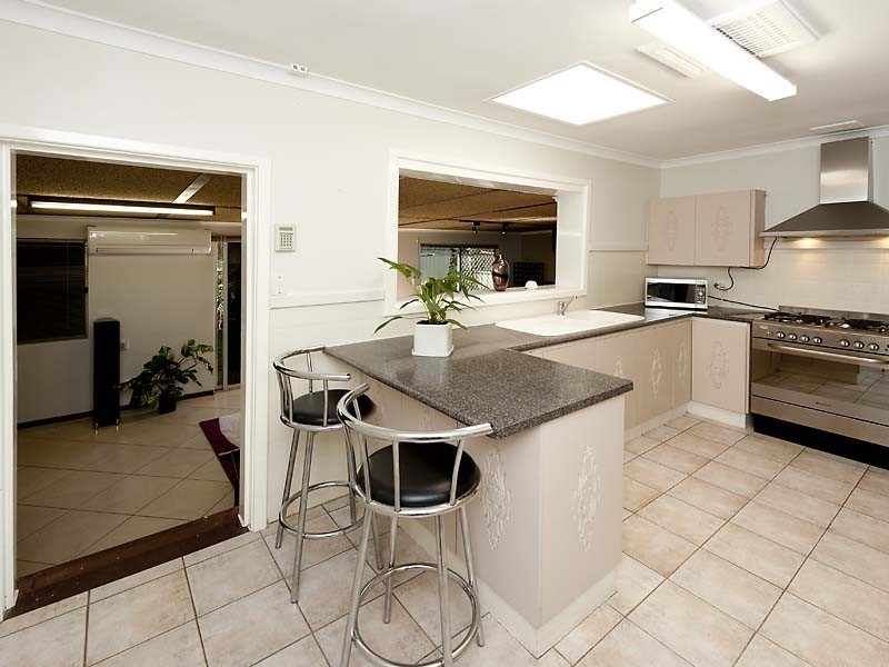 35 Caladenia Way, Koongamia WA 6056