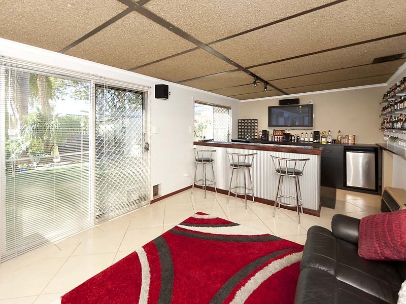 35 Caladenia Way, Koongamia WA 6056