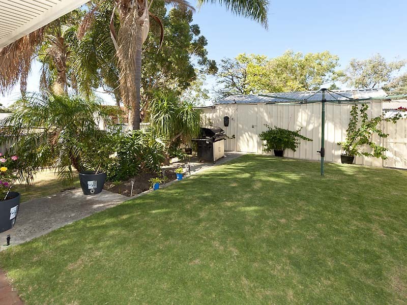 35 Caladenia Way, Koongamia WA 6056