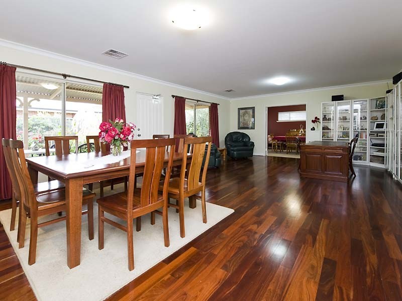 40 Wexcombe Way, Aveley WA 6069