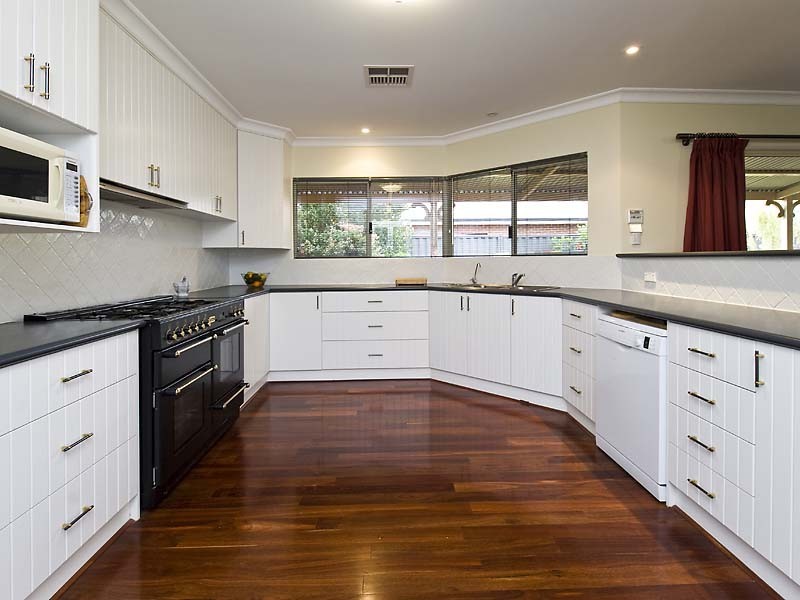 40 Wexcombe Way, Aveley WA 6069