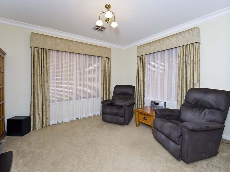40 Wexcombe Way, Aveley WA 6069