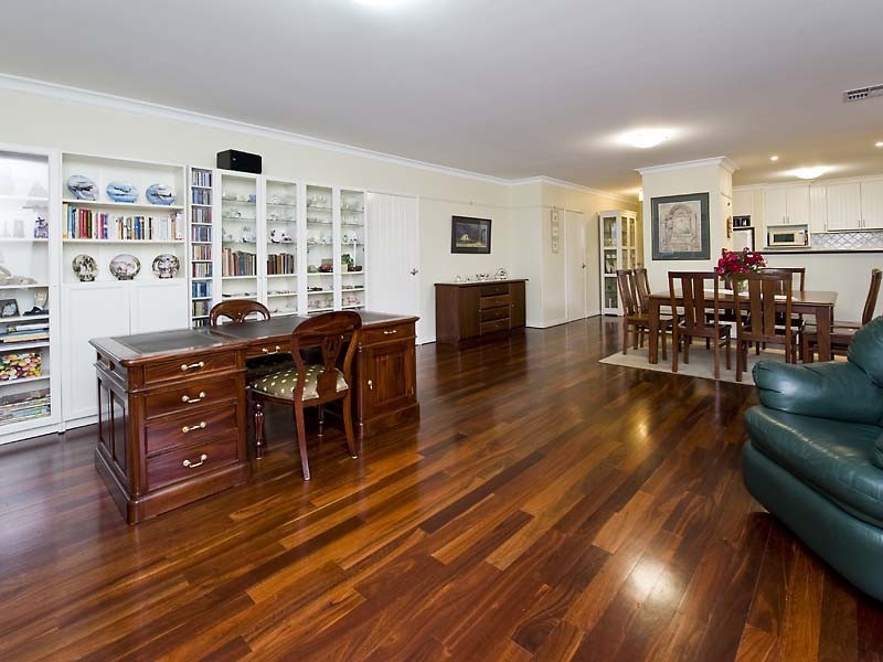 40 Wexcombe Way, Aveley WA 6069