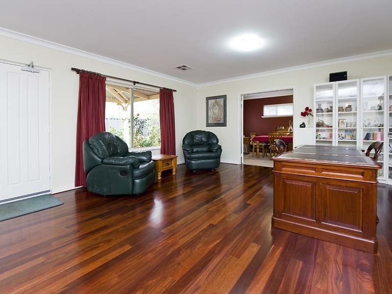 40 Wexcombe Way, Aveley WA 6069