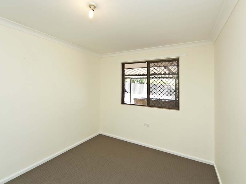 32 Mallow Way, Forrestfield WA 6058