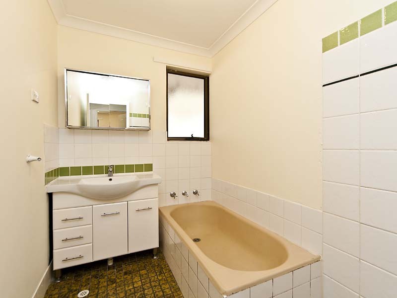 32 Mallow Way, Forrestfield WA 6058