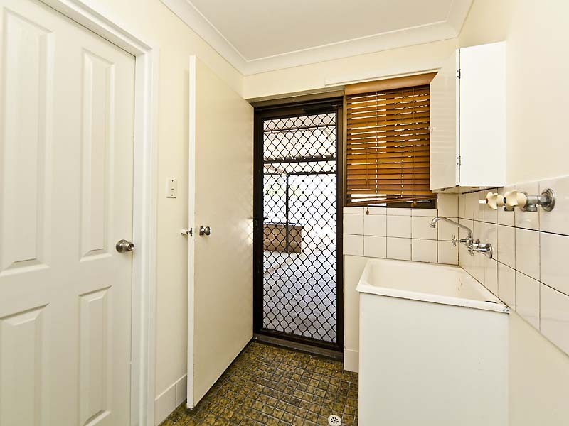 32 Mallow Way, Forrestfield WA 6058