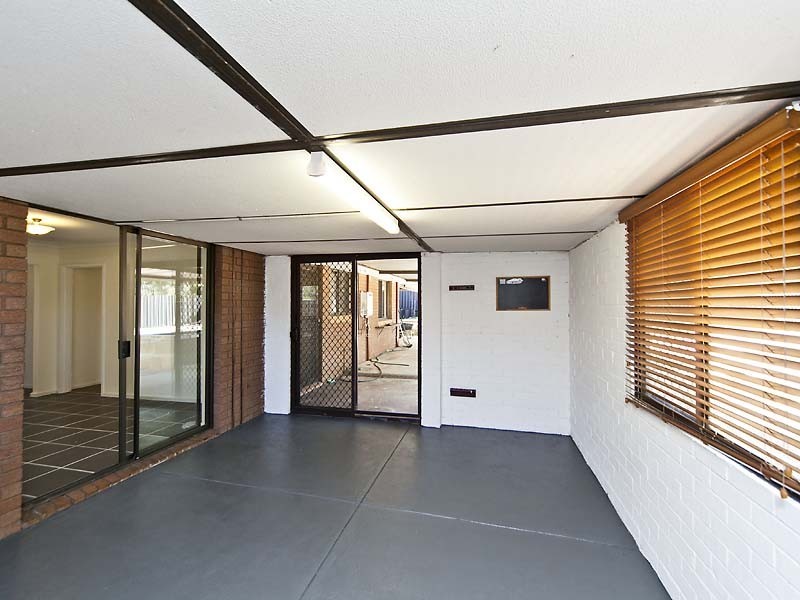 32 Mallow Way, Forrestfield WA 6058