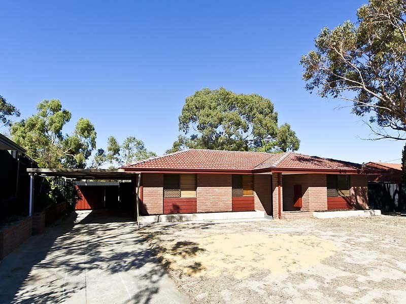 32 Mallow Way, Forrestfield WA 6058