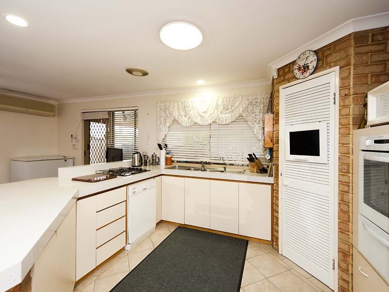 27 Rowe Place, Midland WA 6056