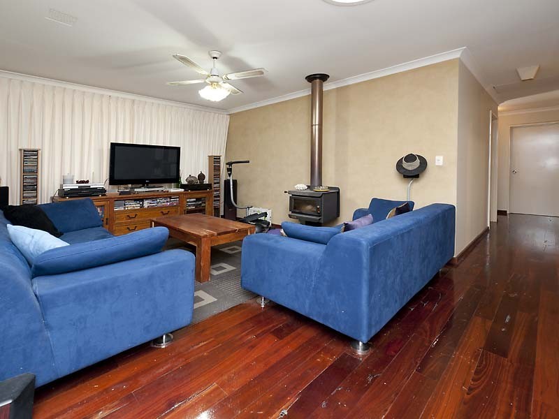 14 Oldenburg Pass, Stratton WA 6056