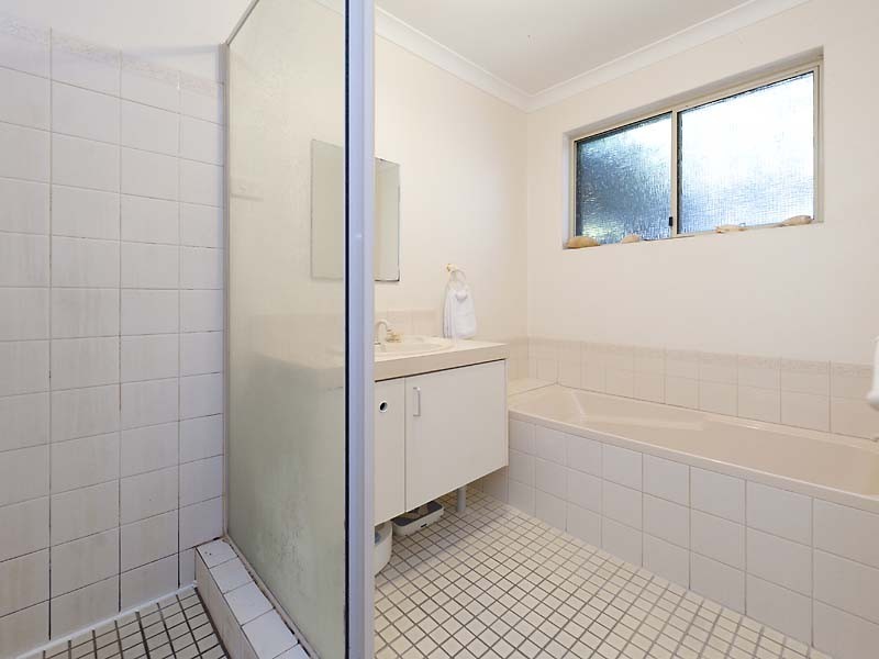 14 Oldenburg Pass, Stratton WA 6056