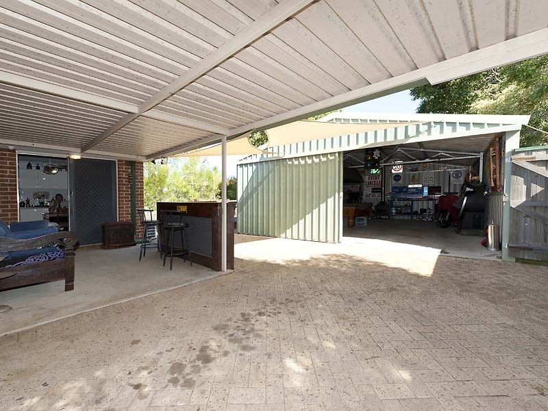 14 Oldenburg Pass, Stratton WA 6056