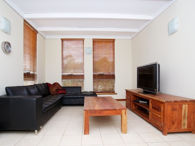 11 Gabo Road, Greenmount WA 6056