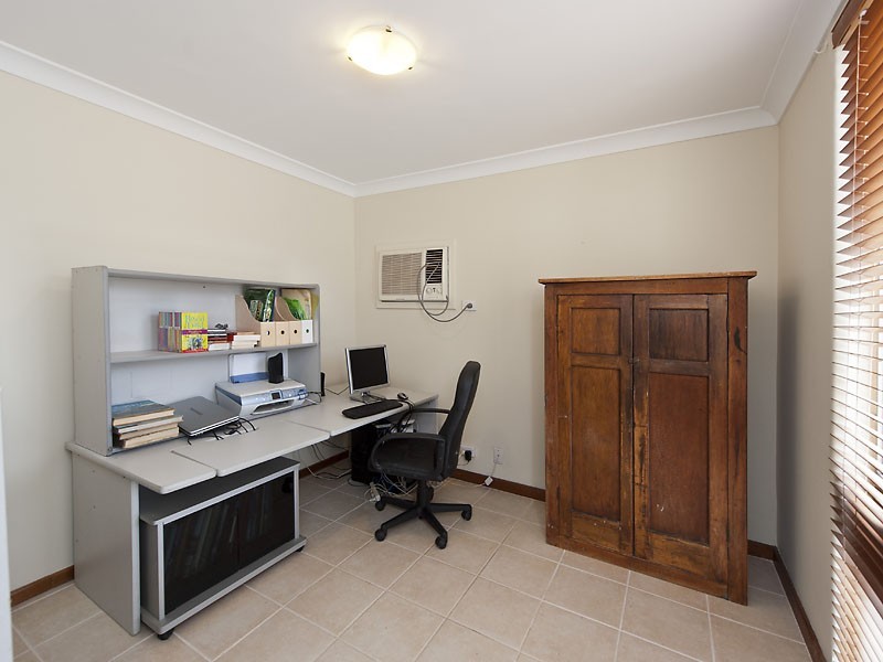 11 Gabo Road, Greenmount WA 6056