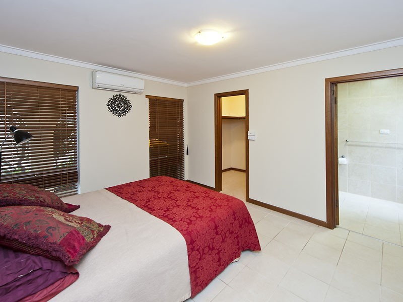 11 Gabo Road, Greenmount WA 6056