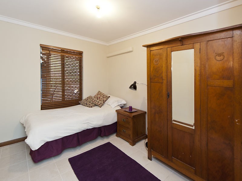 11 Gabo Road, Greenmount WA 6056