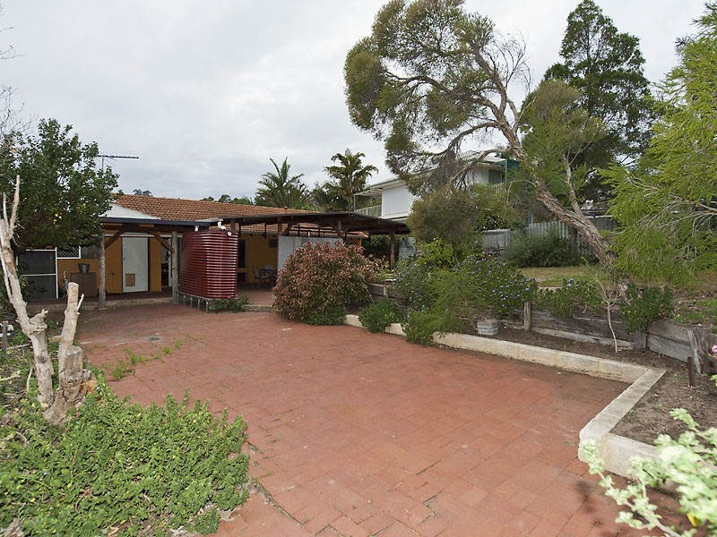 11 Gabo Road, Greenmount WA 6056