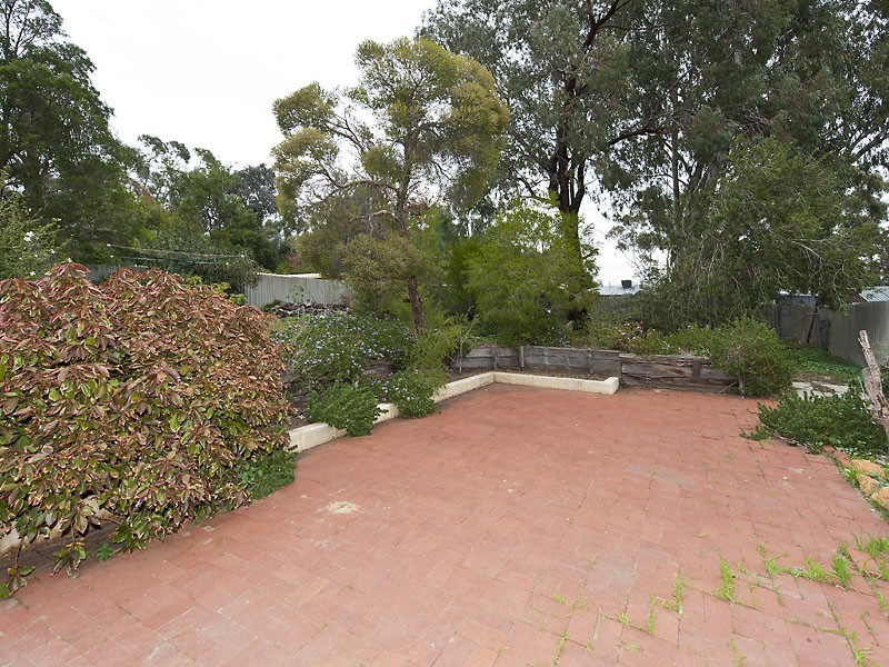 11 Gabo Road, Greenmount WA 6056