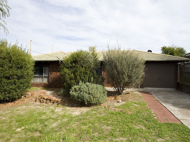 3 Chalfont Way, Swan View WA 6056