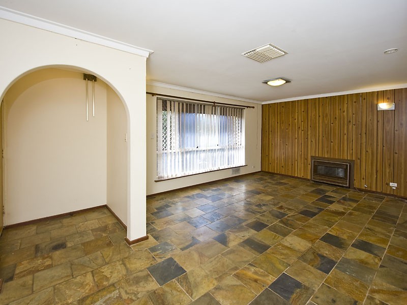 3 Chalfont Way, Swan View WA 6056