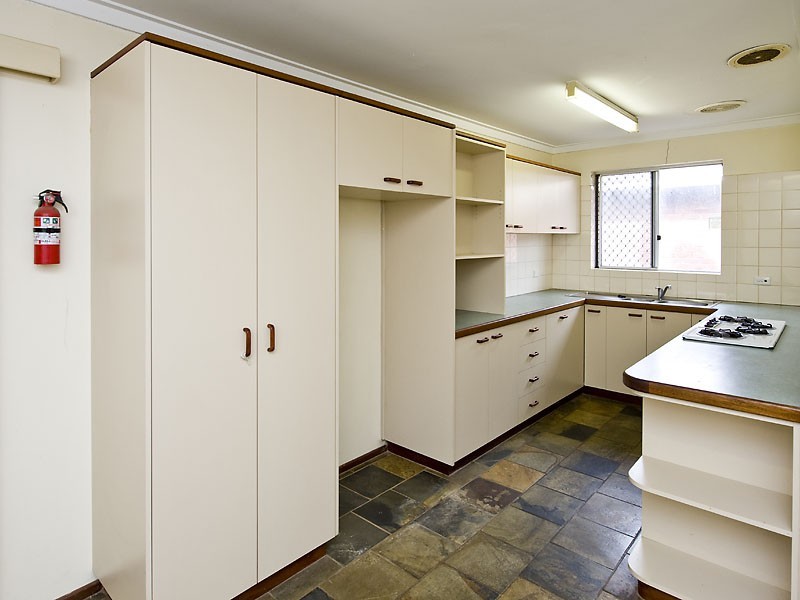 3 Chalfont Way, Swan View WA 6056